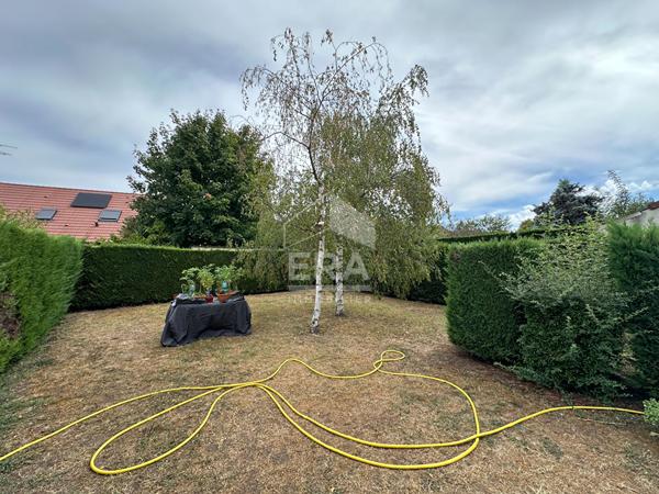 CHATEAUROUX - Quartier PMC - Immeuble avec trois appartements - Jardin clos