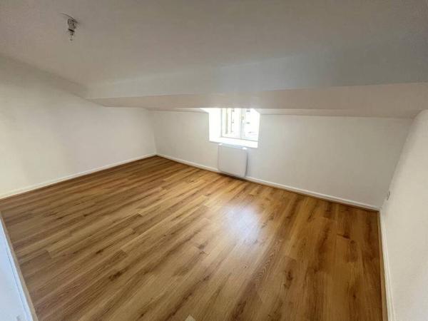 F3 DERNIER ETAGE - 16 RUE DE LA BOUTERIE ST SYMPHORIEN/COISE