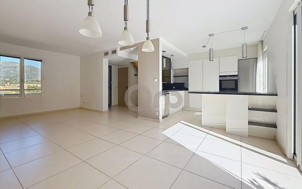 Maison à vendre    4 pièces • 80 m2 Sainte-Maxime