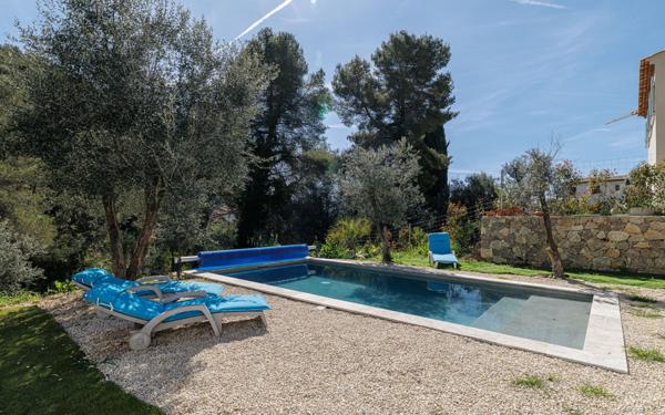 Maison à vendre    4 pièces •  Tourrette-Levens