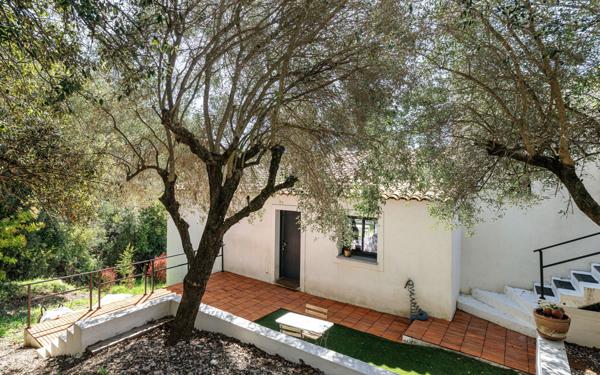 Maison à vendre    4 pièces •  Tourrette-Levens