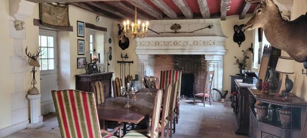Immobilier La Chartre-sur-le-Loir (72340) – Manoir 257m2 – 830 000 €