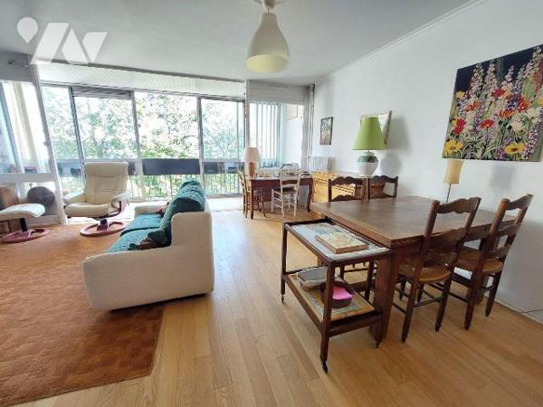 A VENDRE (35) RENNES - T3 + garage + cellier
Au 4ème étage d'une résidence avec ascenseur, ce ...