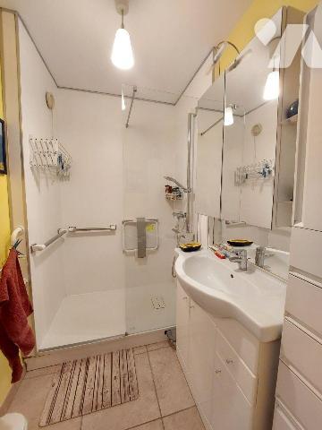 A VENDRE (35) RENNES - T3 + garage + cellier
Au 4ème étage d'une résidence avec ascenseur, ce ...