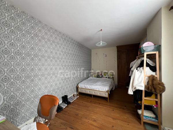 Demeure de charme XIXème 9 pièces de 255 m² avec piscine et terrain de tennis - Saint Aigulin (17)