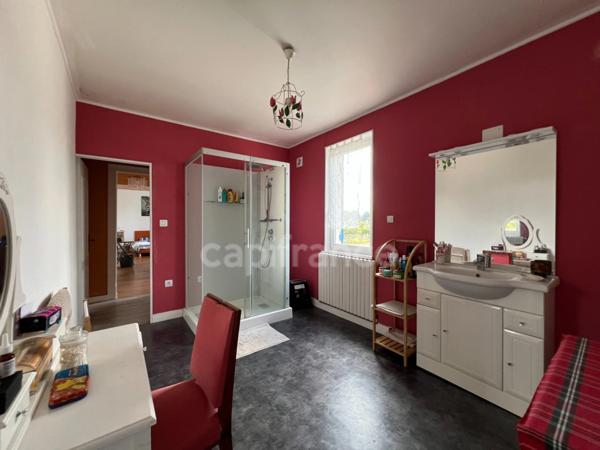 Demeure de charme XIXème 9 pièces de 255 m² avec piscine et terrain de tennis - Saint Aigulin (17)