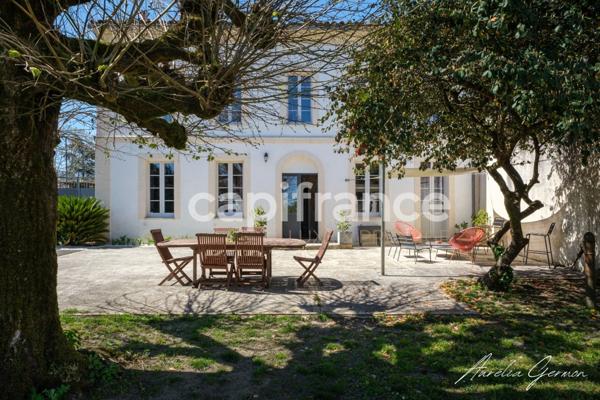 Propriété de 350m2 : Maison de prestige + 2 logements indépendants