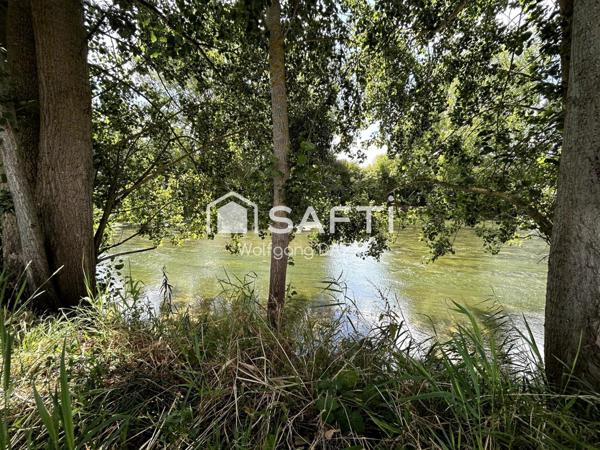 Terrain de loisir au bord du Clain