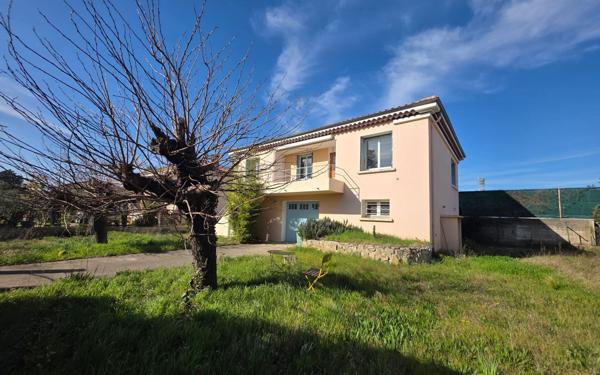 Maison à vendre    6 pièces •  Montélimar