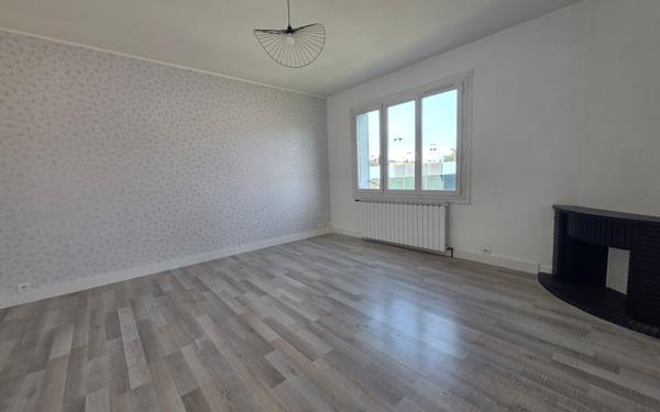 Maison à vendre    6 pièces •  Montélimar