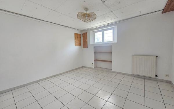 Maison à vendre    6 pièces •  Montélimar