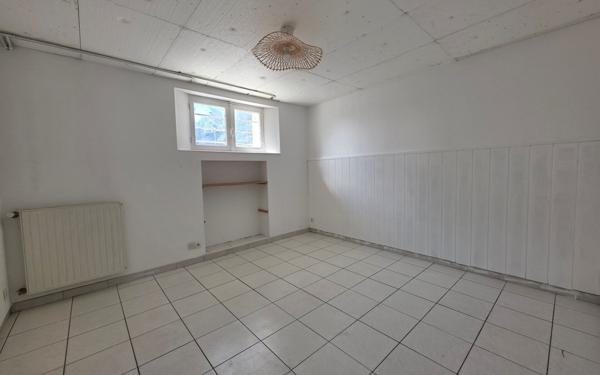 Maison à vendre    6 pièces •  Montélimar