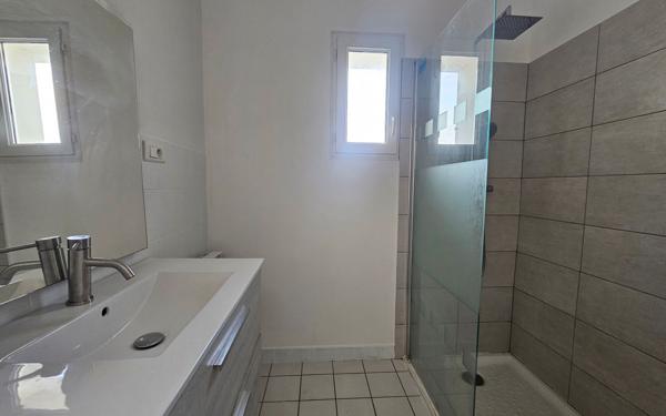 Maison à vendre    6 pièces •  Montélimar