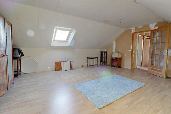 Maison 5 pièces, 4 chambres et sous sol total