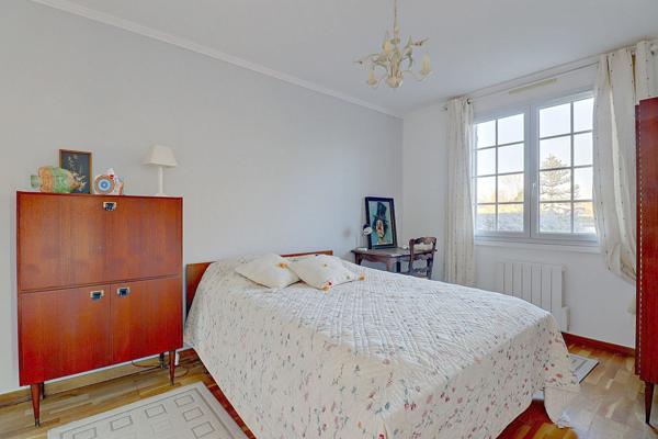Maison 5 pièces, 4 chambres et sous sol total