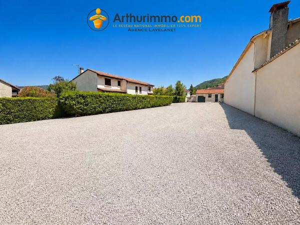 Vente                                                      Fonds de commerce
                        
                     4 pièces                      272 m2                     à Lavelanet