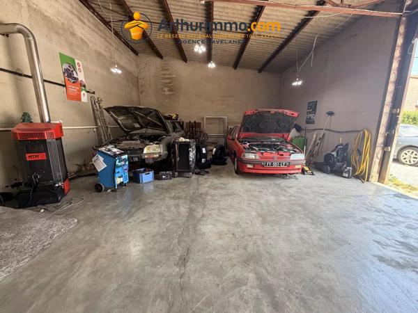 Vente                                                      Fonds de commerce
                        
                     4 pièces                      272 m2                     à Lavelanet