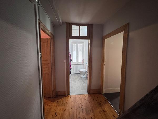 MUR et FOND de commerce Boucherie/traiteur + Appartements  PUY GUILLAUME