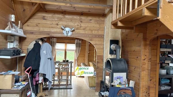 CHALET - 3 CHAMBRES - 2 BUREAUX - TERRAIN