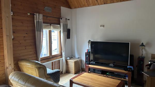 CHALET - 3 CHAMBRES - 2 BUREAUX - TERRAIN