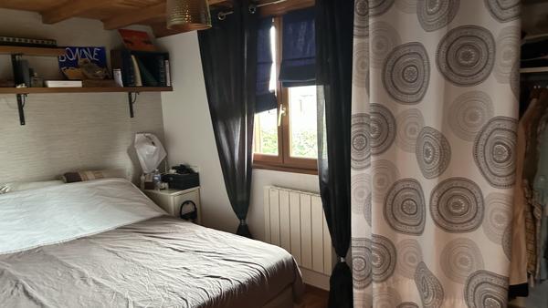 CHALET - 3 CHAMBRES - 2 BUREAUX - TERRAIN