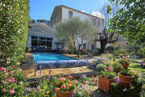 EXCEPTIONNEL : Propriété avec piscine à SOMMIERES, IDL POUR UN PROJET FAMILLIAL ET/ OU INVESTISSEMENT
