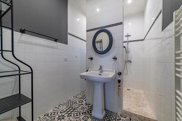 EXCEPTIONNEL : Propriété avec piscine à SOMMIERES, IDL POUR UN PROJET FAMILLIAL ET/ OU INVESTISSEMENT