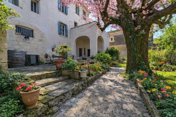 EXCEPTIONNEL : Propriété avec piscine à SOMMIERES, IDL POUR UN PROJET FAMILLIAL ET/ OU INVESTISSEMENT