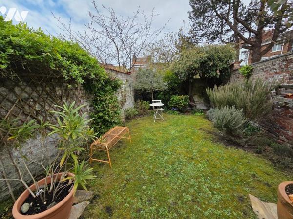 Maison avec jardin idéalement située au Canon d’Or