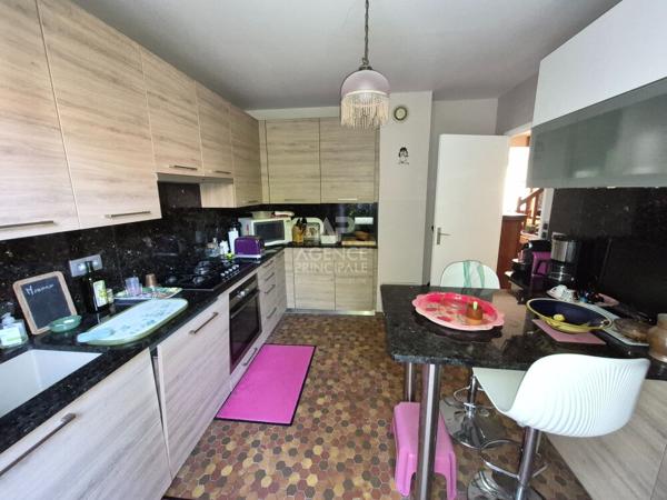 Maison Fourqueux 7 pièce(s) 140 m2 790 000 € **  - Référence  18475
