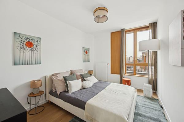 Maison 5 pièces de 120m² + 2 terrasses / jardin + 2 parking ! VERSAILLES