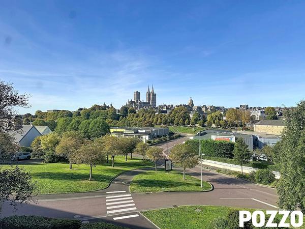 Immeuble de rapport à Coutances 1200 m² de bureau dont une partie libre sur 3919 m² de terrain COUTANCES