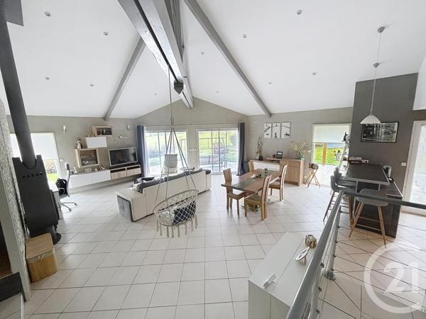 Maison à vendre  5 pièces - 156,80 m2 CHARBONNIERES LES VARENNES - 63