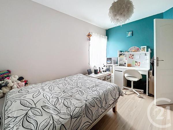 Maison à vendre  5 pièces - 156,80 m2 CHARBONNIERES LES VARENNES - 63