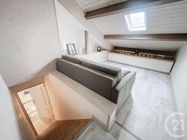 Maison à vendre  5 pièces - 156,80 m2 CHARBONNIERES LES VARENNES - 63