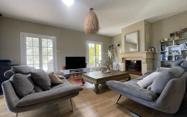 Maison à vendre    7 pièces • 170 m2 Nîmes