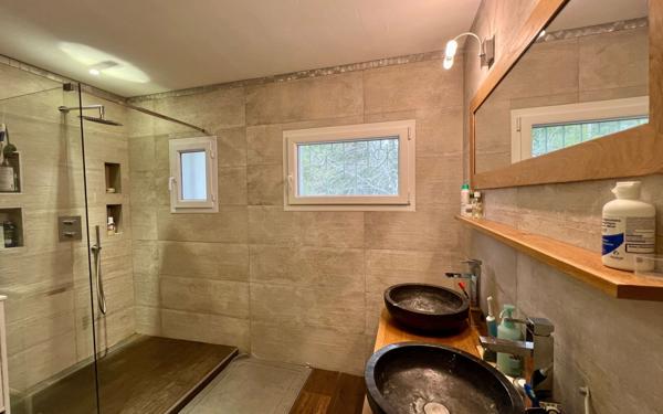 Maison à vendre    7 pièces • 170 m2 Nîmes