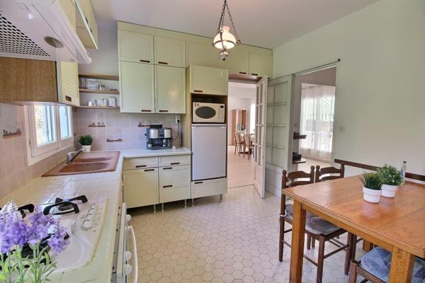 Maison plain-pied 113 m² – DPE performant – piscine – terrain 830 m² 395 000 €