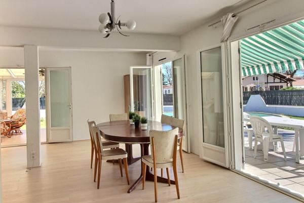 Maison plain-pied 113 m² – DPE performant – piscine – terrain 830 m² 395 000 €