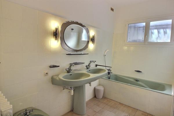 Maison plain-pied 113 m² – DPE performant – piscine – terrain 830 m² 395 000 €