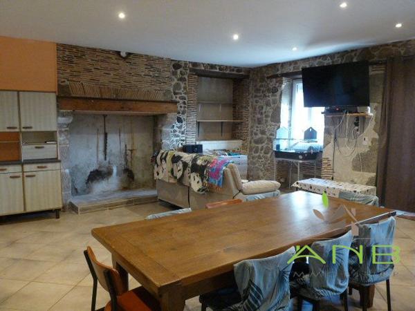 Maison mitoyenne dans un hameau