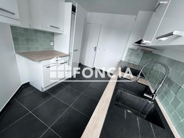 Location Appartement 4 pièces 82.9 m² - 407 Place Gustave Courbet Noisy Le Grand 93160