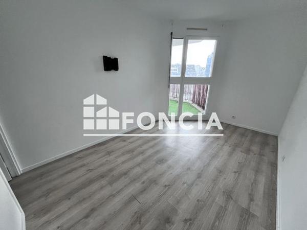 Location Appartement 4 pièces 82.9 m² - 407 Place Gustave Courbet Noisy Le Grand 93160