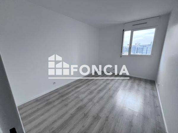 Location Appartement 4 pièces 82.9 m² - 407 Place Gustave Courbet Noisy Le Grand 93160