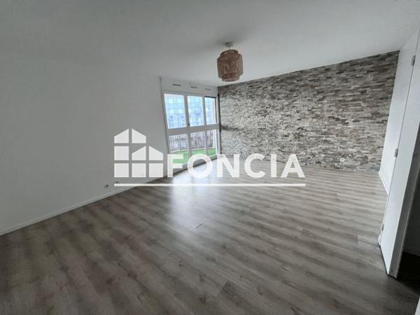 Location Appartement 4 pièces 82.9 m² - 407 Place Gustave Courbet Noisy Le Grand 93160