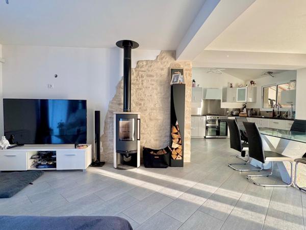 Plain-pied sans travaux, 3 chambres, garage et jardin.