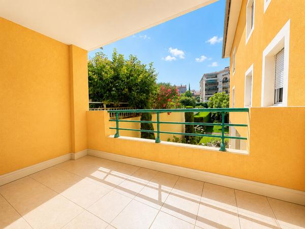 Charmant appartement 2 pièces à vendre à Saint-Raphaël, calme et lumineux