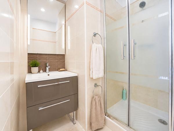 Charmant appartement 2 pièces à vendre à Saint-Raphaël, calme et lumineux