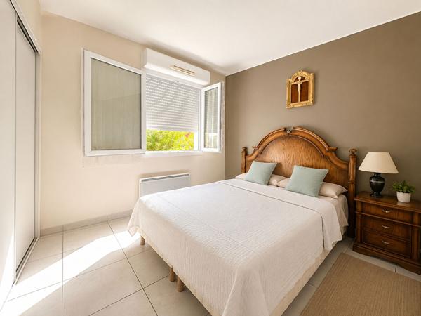 Charmant appartement 2 pièces à vendre à Saint-Raphaël, calme et lumineux