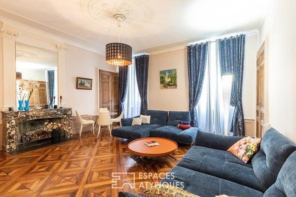 Appartement avec patio dans un immeuble historique